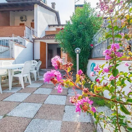Ferienhaus In Mit Grill Und Garten Сasa de vacaciones *